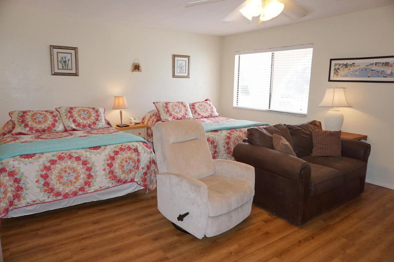 Redington Surf Resort By Travel Resort Services St. Pete Beach Exterior photo