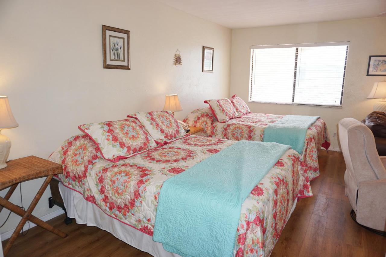 Redington Surf Resort By Travel Resort Services St. Pete Beach Exterior photo