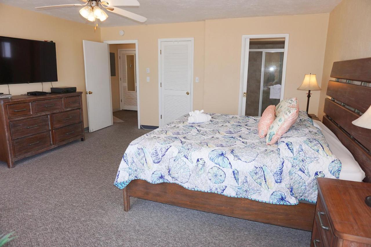 Redington Surf Resort By Travel Resort Services St. Pete Beach Exterior photo