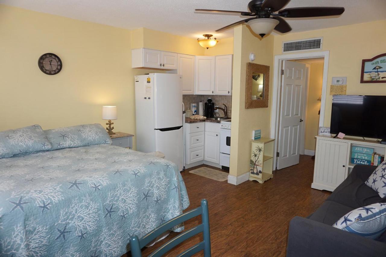 Redington Surf Resort By Travel Resort Services St. Pete Beach Exterior photo