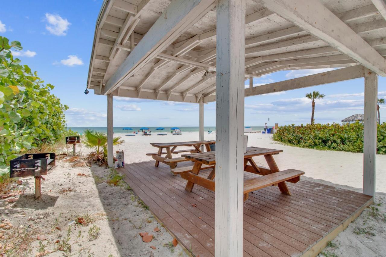 Redington Surf Resort By Travel Resort Services St. Pete Beach Exterior photo