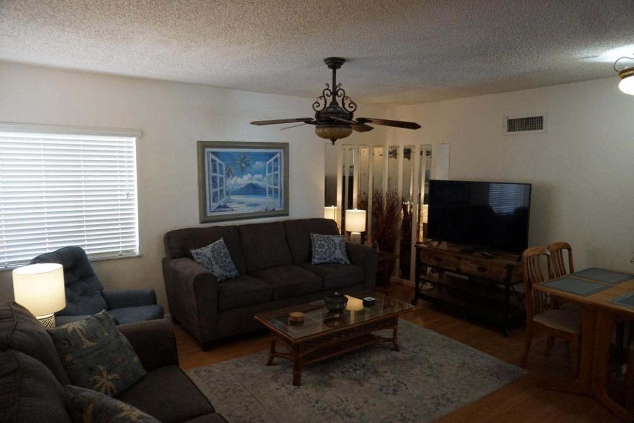 Redington Surf Resort By Travel Resort Services St. Pete Beach Exterior photo